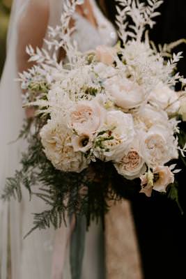 Elegant white bridal bouquet